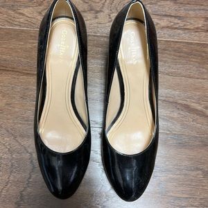 Cole Haan 2 1/2 inch heels black size 10 B Nike air insoles